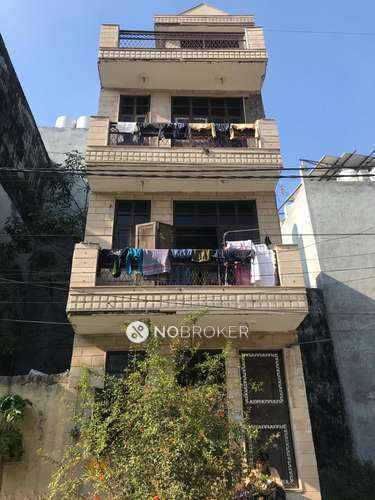 3 BHK Flat In Guru Angad Nagar Extension For Sale  In Laxmi Nagar