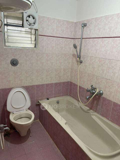 4+ BHK House For Sale  In Hmt Layout, Rt Nagar