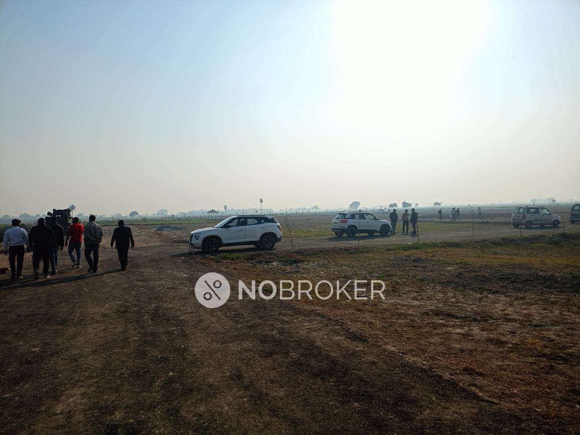 Plot For Sale  In Sector 17a