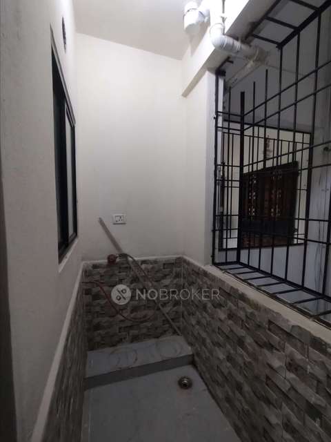 2 BHK Flat In Navasiri Apartments For Sale  In Panathur Kadubeesanahalli, 