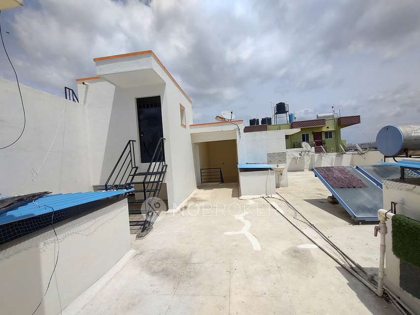 2 BHK Flat In Navasiri Apartments For Sale  In Panathur Kadubeesanahalli, 