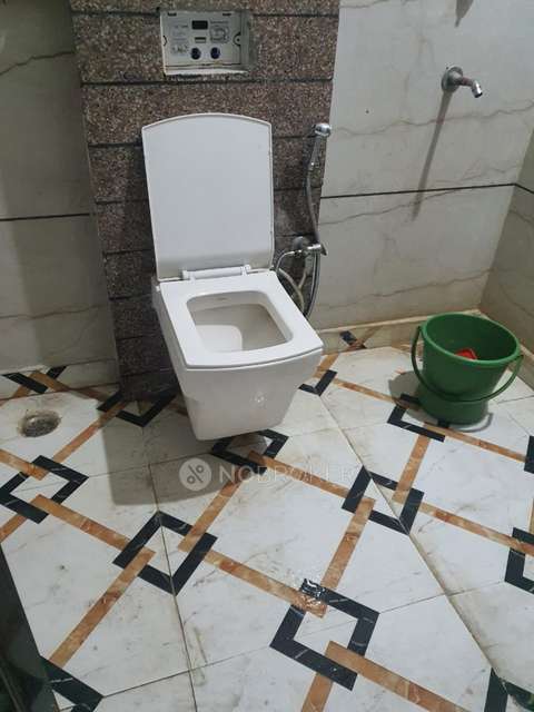 3 BHK Flat In Builder Floor  For Sale  In  Dashrath Puri