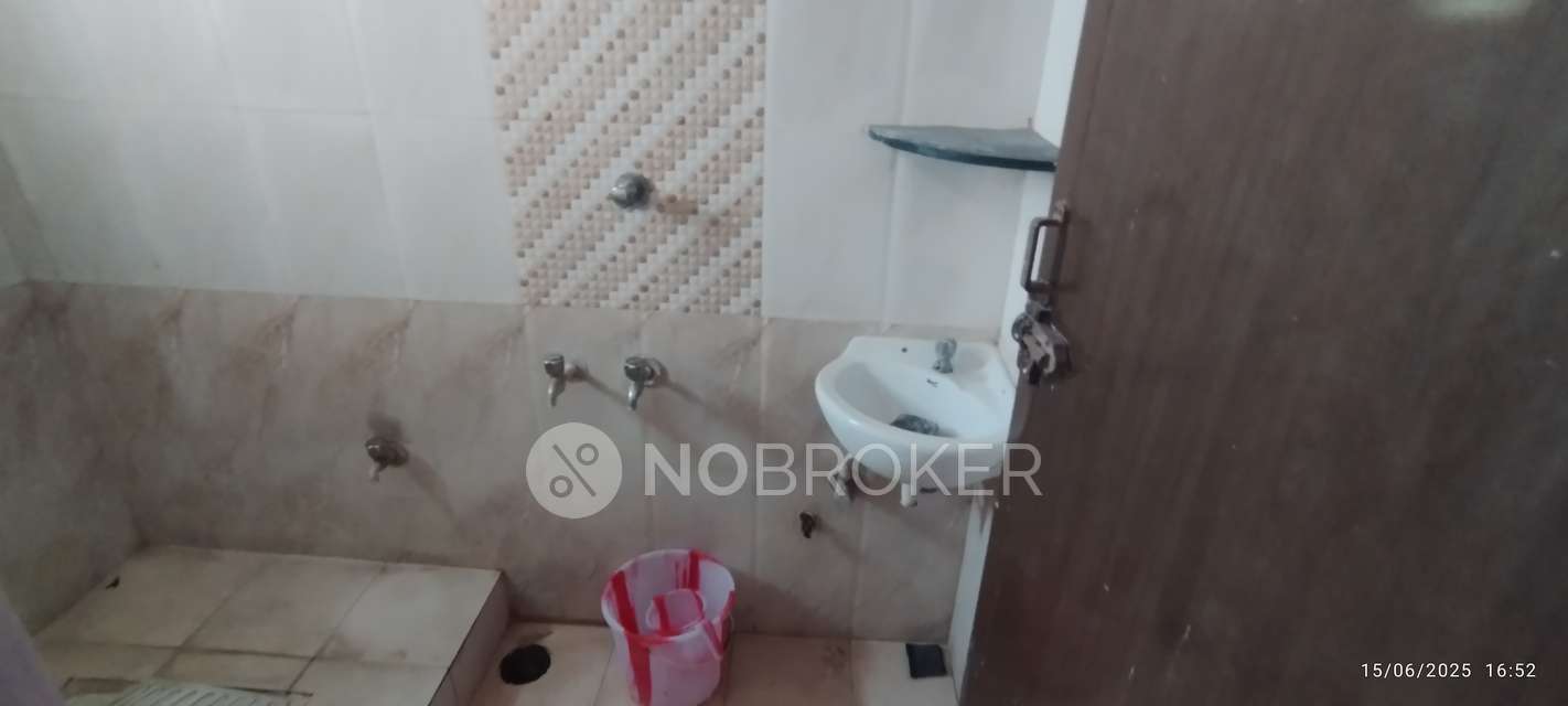 2 BHK Flat In Dwaraka Apartments For Sale  In Mannivakkam