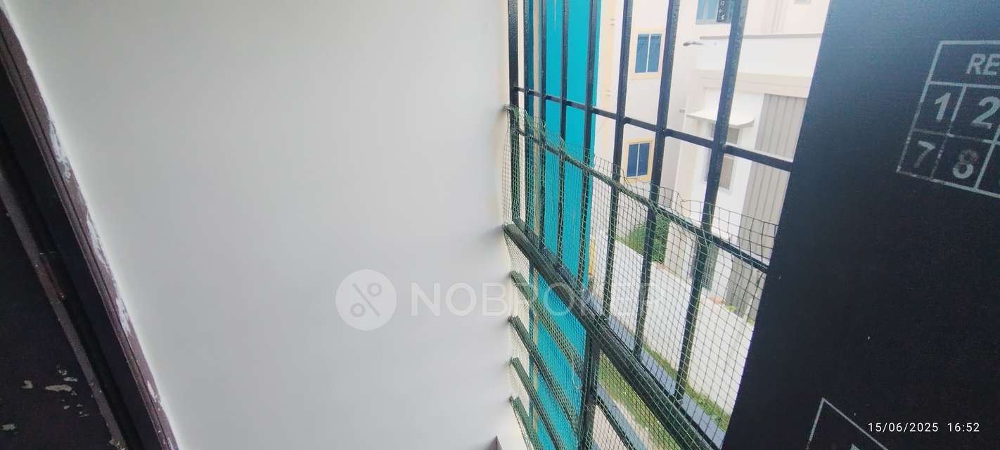 2 BHK Flat In Dwaraka Apartments For Sale  In Mannivakkam