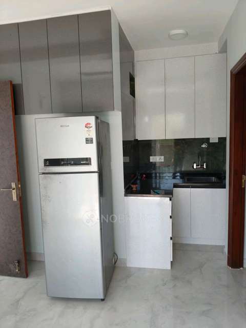 PG for Girls in Rosewood Apartment B2, Vasant Kunj