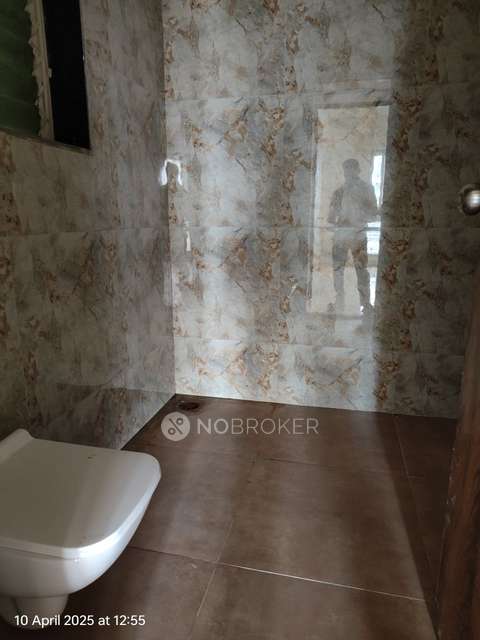 2 BHK Flat In Tanna Heights For Sale  In Kandivali West