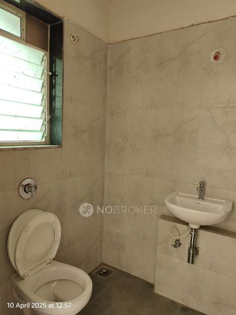 2 BHK Flat In Tanna Heights For Sale  In Kandivali West