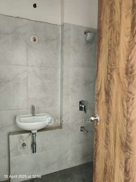 2 BHK Flat In Tanna Heights For Sale  In Kandivali West