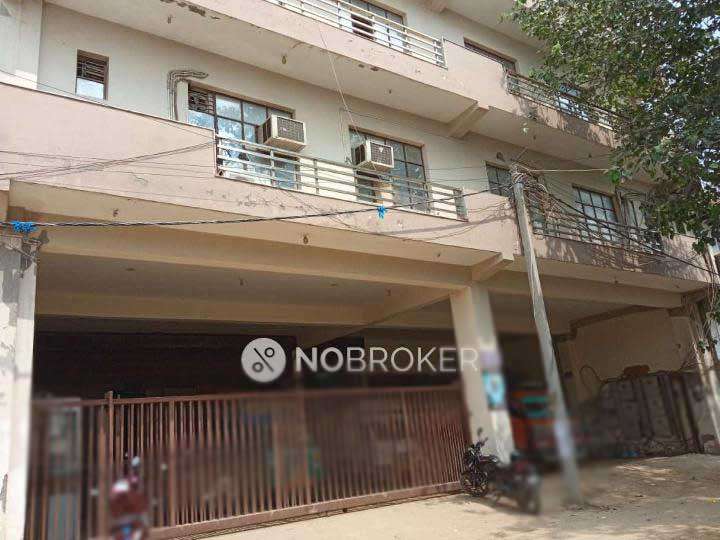 Godown/Warehouse in Bamnoli Extension, Delhi for sale 