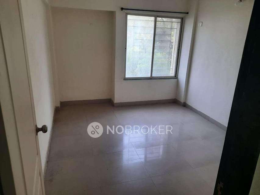 2 BHK Flat In Green Crest For Sale  In Phursungi