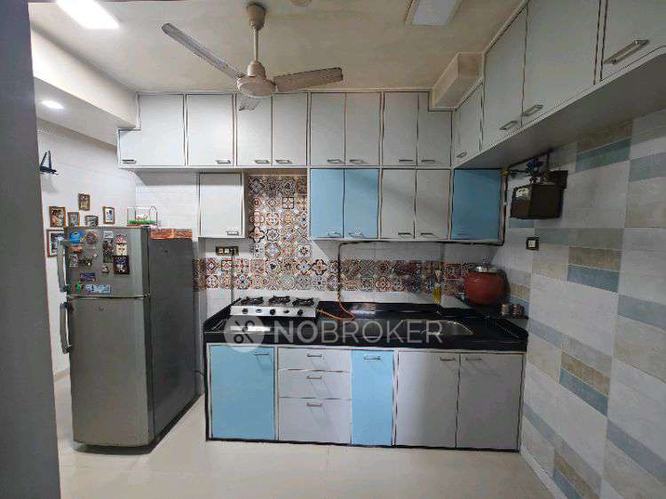 2 BHK Flat In Pragji Sunderji Co. Hsg. Soc. For Sale  In Mulund West