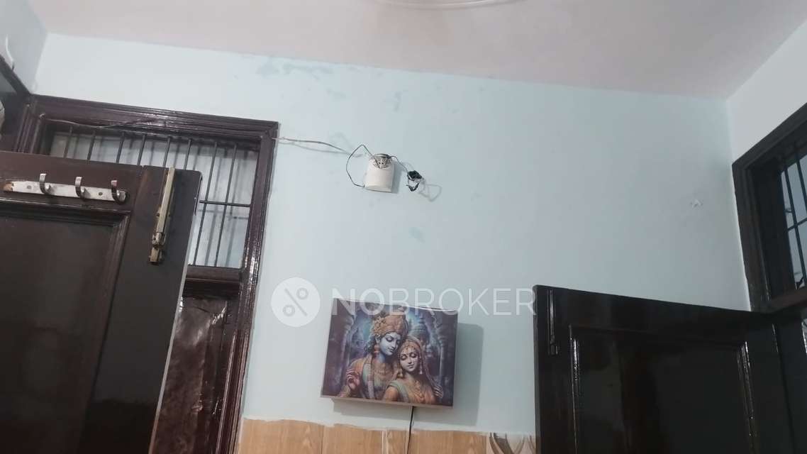 1 BHK Flat For Sale  In Ram Mandir Kewal Park Azadpur