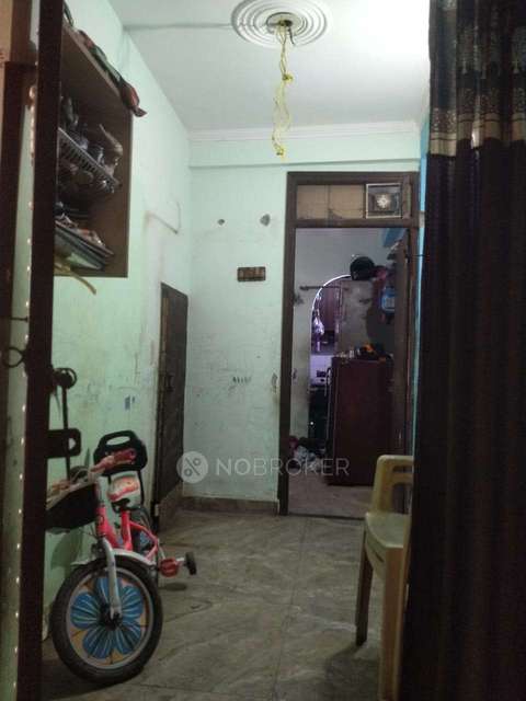 1 BHK Flat In Standalone  Building For Sale  In Chattarpur