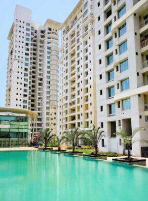 Single Room for Male In 3 BHK  In Gated Apartment In Goregaon West