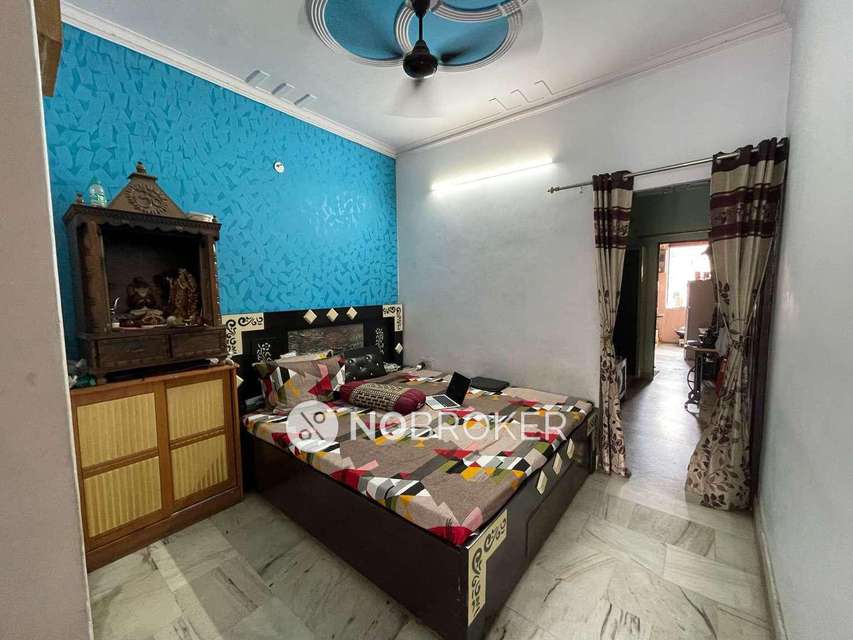 3 BHK Flat In Standalone Building  For Sale  In Moti Nagar