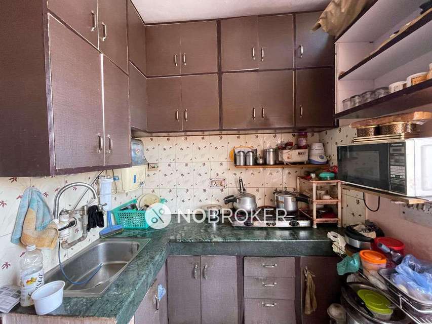 3 BHK Flat In Standalone Building  For Sale  In Moti Nagar