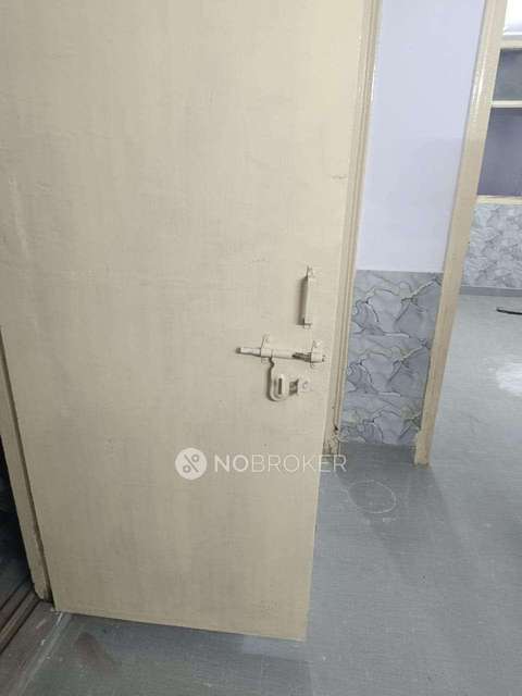 1 BHK Flat In Standalone Building  For Sale  In Laxmi Nagar