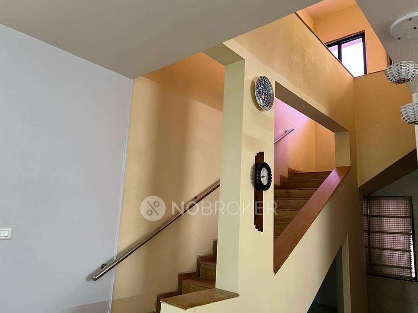 4+ BHK House for Rent  In Nibm Road