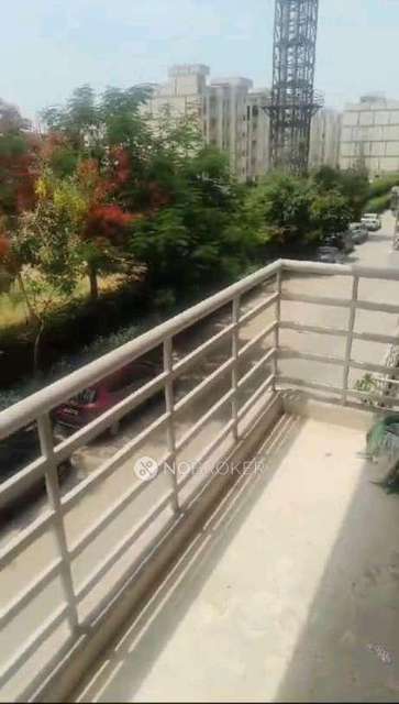 2 BHK Flat In Breeze Global Heights  For Sale  In Sector 33