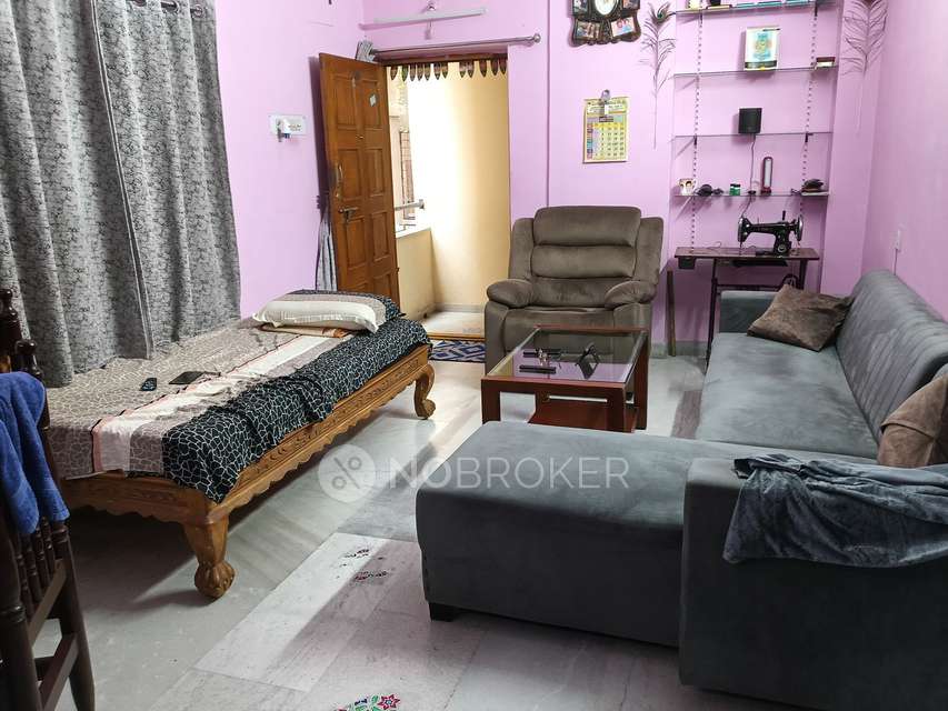 2 BHK Flat In Shyam Kamdhenu Motinagar For Sale  In Moti Nagar