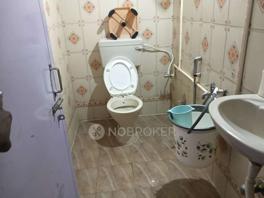 2 BHK Flat In Shyam Kamdhenu Motinagar For Sale  In Moti Nagar