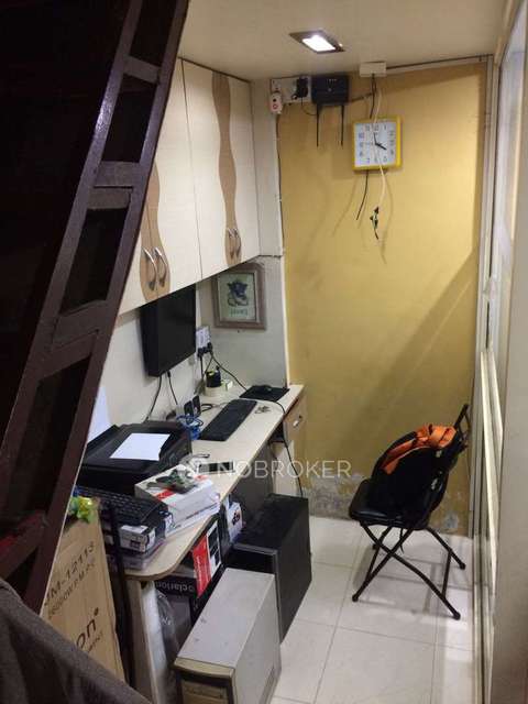 Shop in Guruwar Peth, Pune for sale 