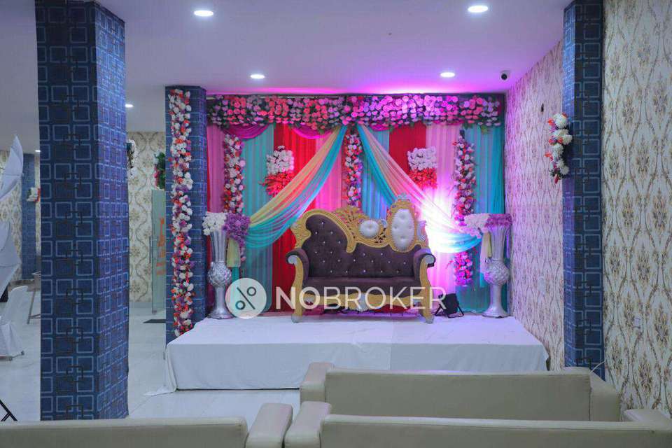 Showroom in Mayur Vihar Phase Iii, Delhi for sale 