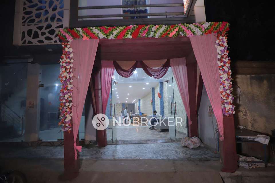 Showroom in Mayur Vihar Phase Iii, Delhi for sale 