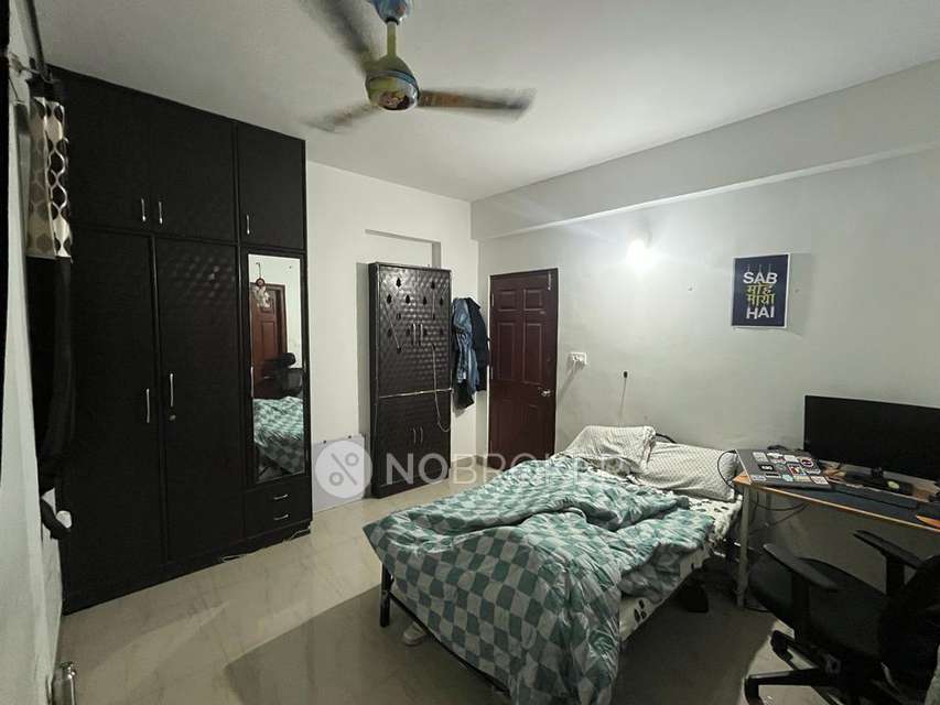 Single Room for Male In 3 BHK  In Wind Flower In Eastwood Twp