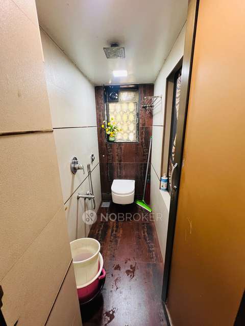 1 BHK Flat In Siddique Manzil Dahisar East For Sale  In Changu Mangu Vadapav Centre