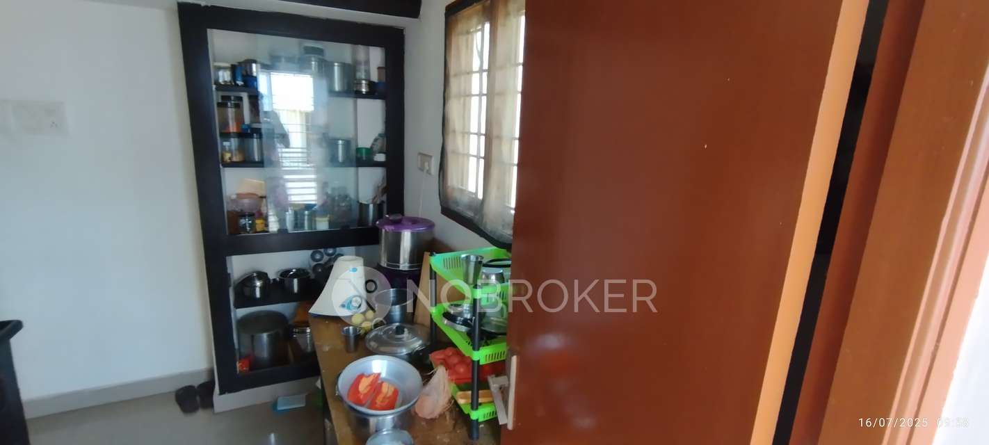 2 BHK Flat In Sarbesh Apartment For Sale  In Selaiyur