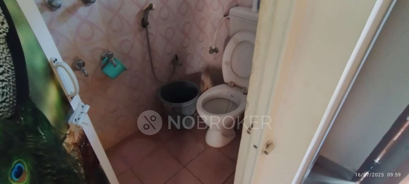 2 BHK Flat In Sarbesh Apartment For Sale  In Selaiyur