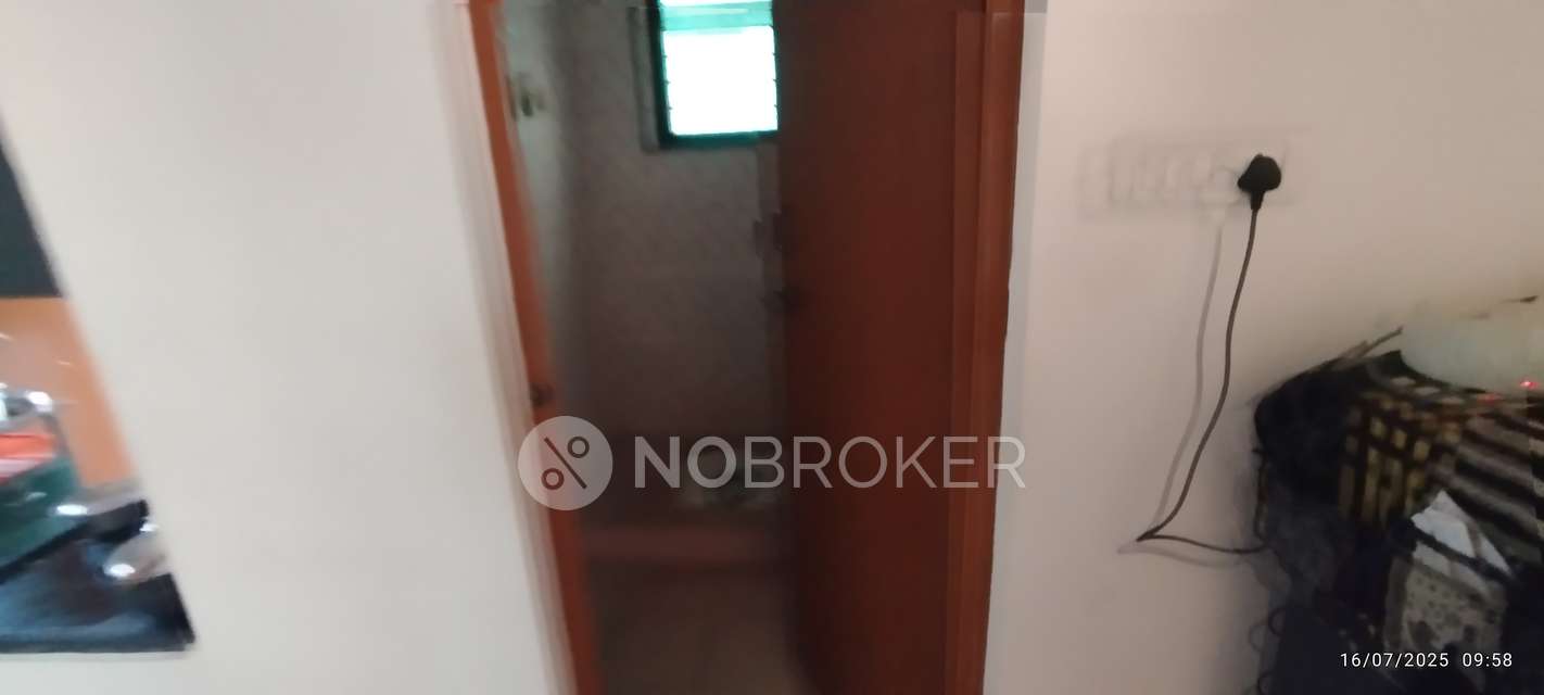 2 BHK Flat In Sarbesh Apartment For Sale  In Selaiyur