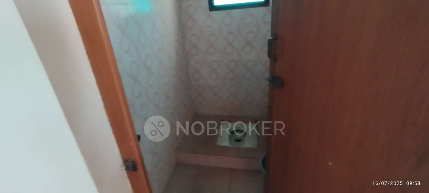 2 BHK Flat In Sarbesh Apartment For Sale  In Selaiyur