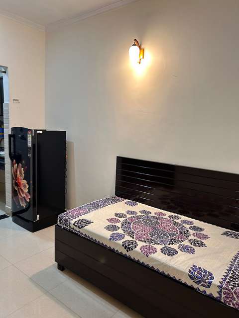 1 BHK Flat In Rrb House for Rent  In Madanpur Khadar