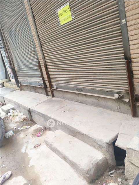 Shop in Dwarka Mor, Delhi for sale 