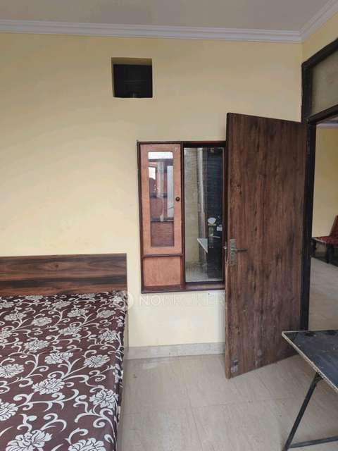 2 BHK Flat In 3078  Street No.5 for Rent  In 7-3077a, Block 7, Patel Nagar, New Delhi, Delhi 110008, India