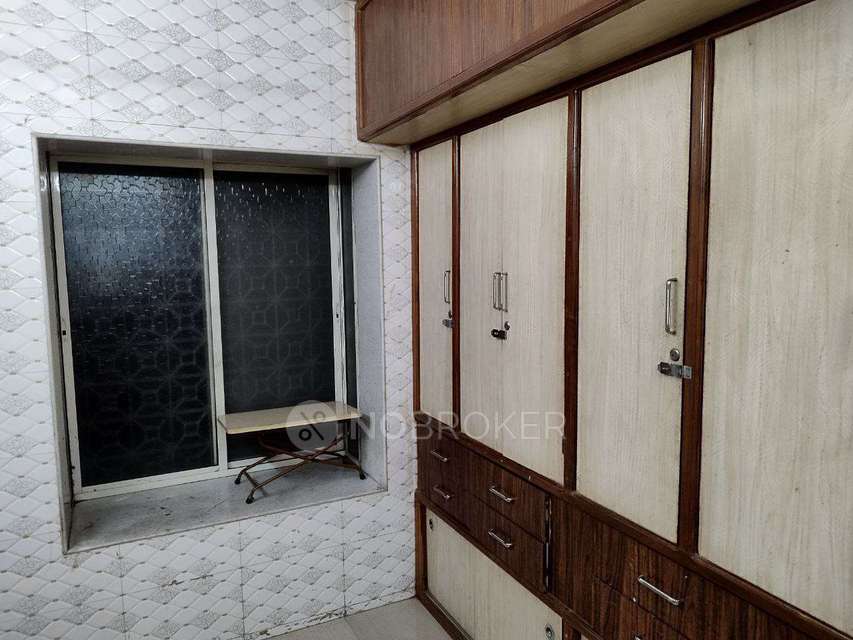 Shared Room for Male In 1 RK  In Apartment In Shukrawar Peth