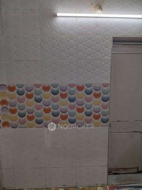 Shared Room for Male In 1 RK  In Apartment In Shukrawar Peth