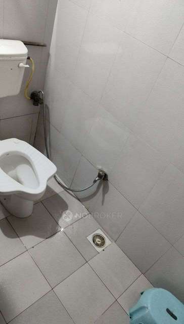 Shared Room for Male In 1 RK  In Apartment In Shukrawar Peth