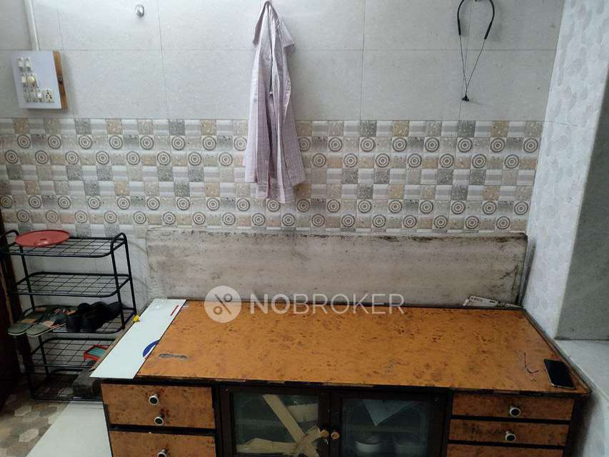 Shared Room for Male In 1 RK  In Apartment In Shukrawar Peth
