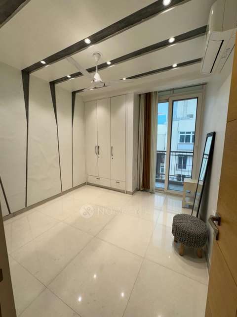 4+ BHK Flat In Rani Aakriti Shantiniketan For Sale  In Noida Sector 143