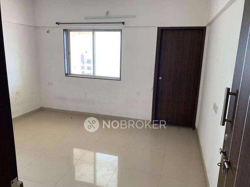 2 BHK Flat In Topaz Building For Sale  In Vadgaon Budruk