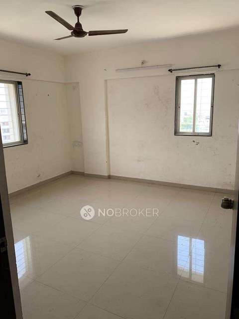 2 BHK Flat In Topaz Building For Sale  In Vadgaon Budruk
