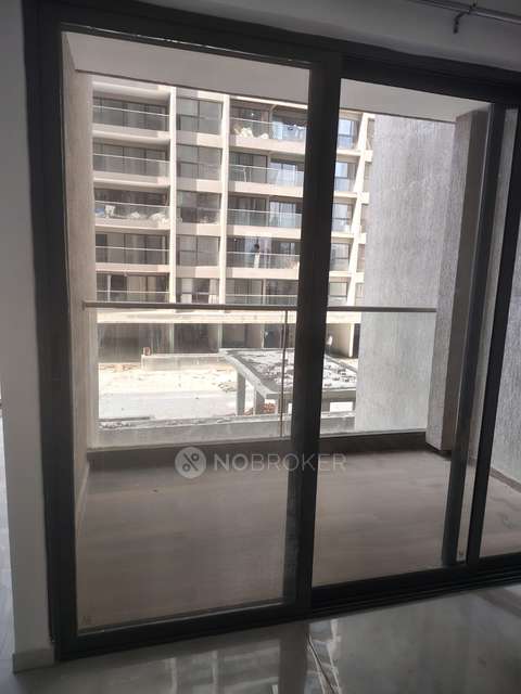 2 BHK Flat In Mantra Mirari for Rent  In Mundhwa