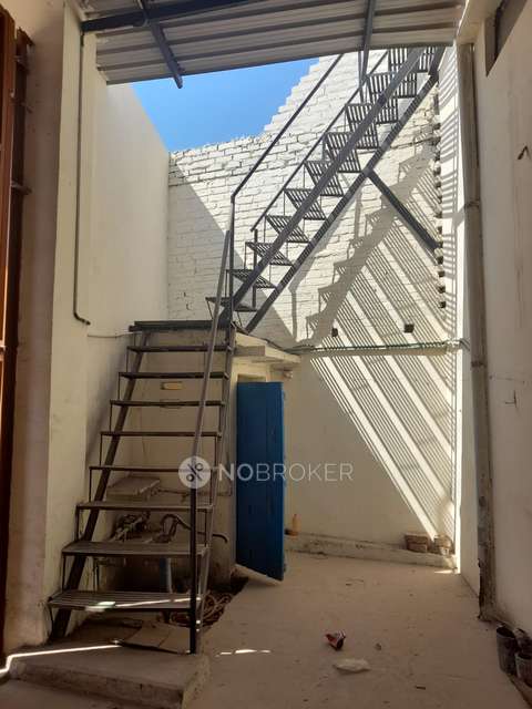 Godown/Warehouse in Mundka, Delhi for sale 