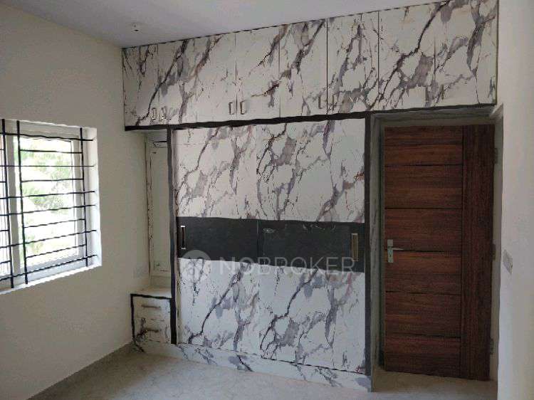 2 BHK Flat In Nirgrihaalayaa for Rent  In Hoysala Layout, Amruthahalli Main Road