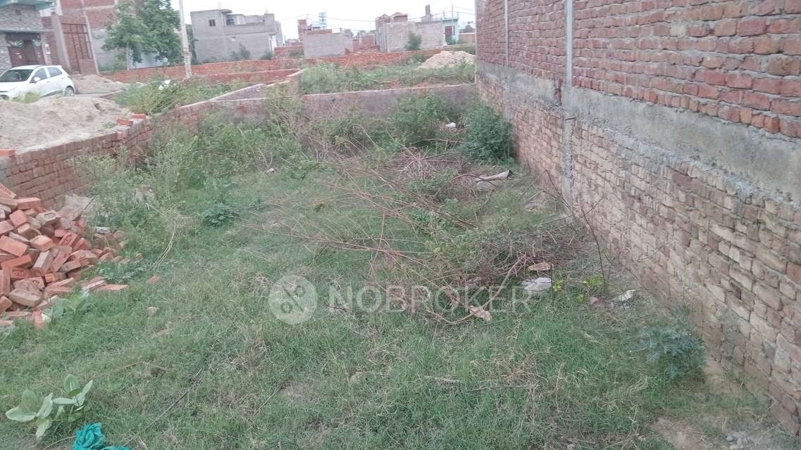 Plot For Sale  In Roza Jalalpur Village