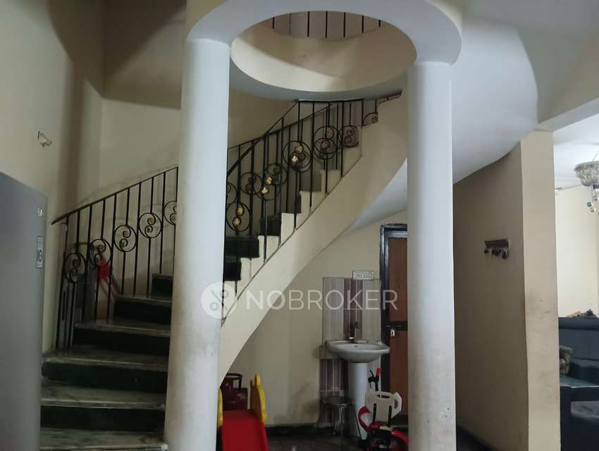 4+ BHK Flat For Sale  In Moula Ali