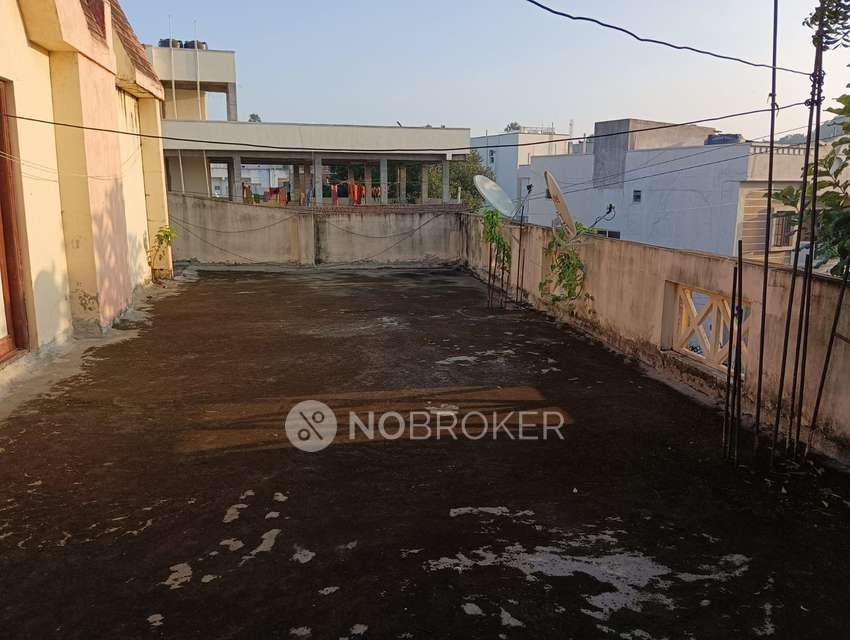 4+ BHK Flat For Sale  In Moula Ali